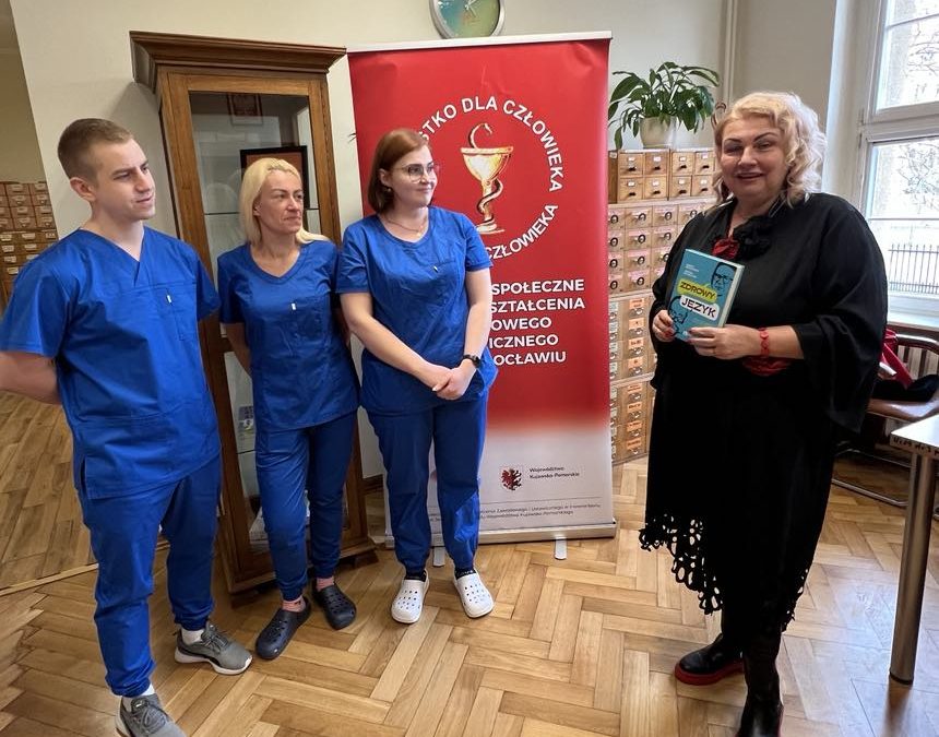 Świętowanie Międzynarodowego Dnia Języka Ojczystego w bibliotece inowrocławskiego MEDYKA