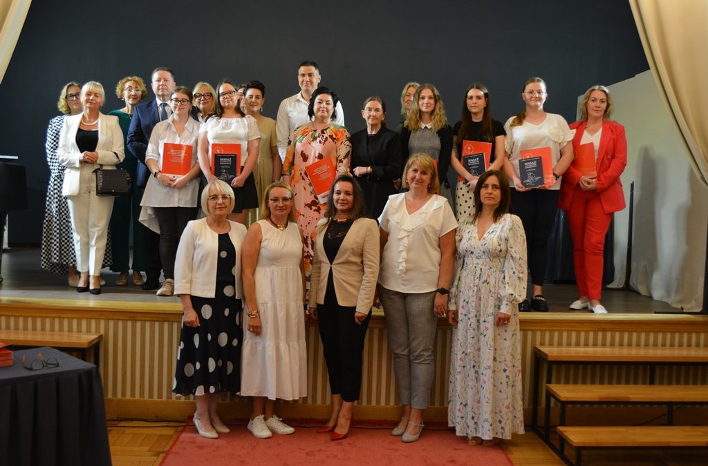 Kolejni adepci zawodów medycznych opuścili mury MEDYKA
